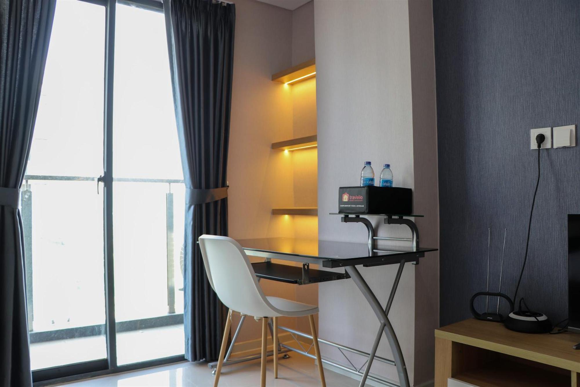 Cozy At 27th Floor Daan Mogot By Travelio Appartement