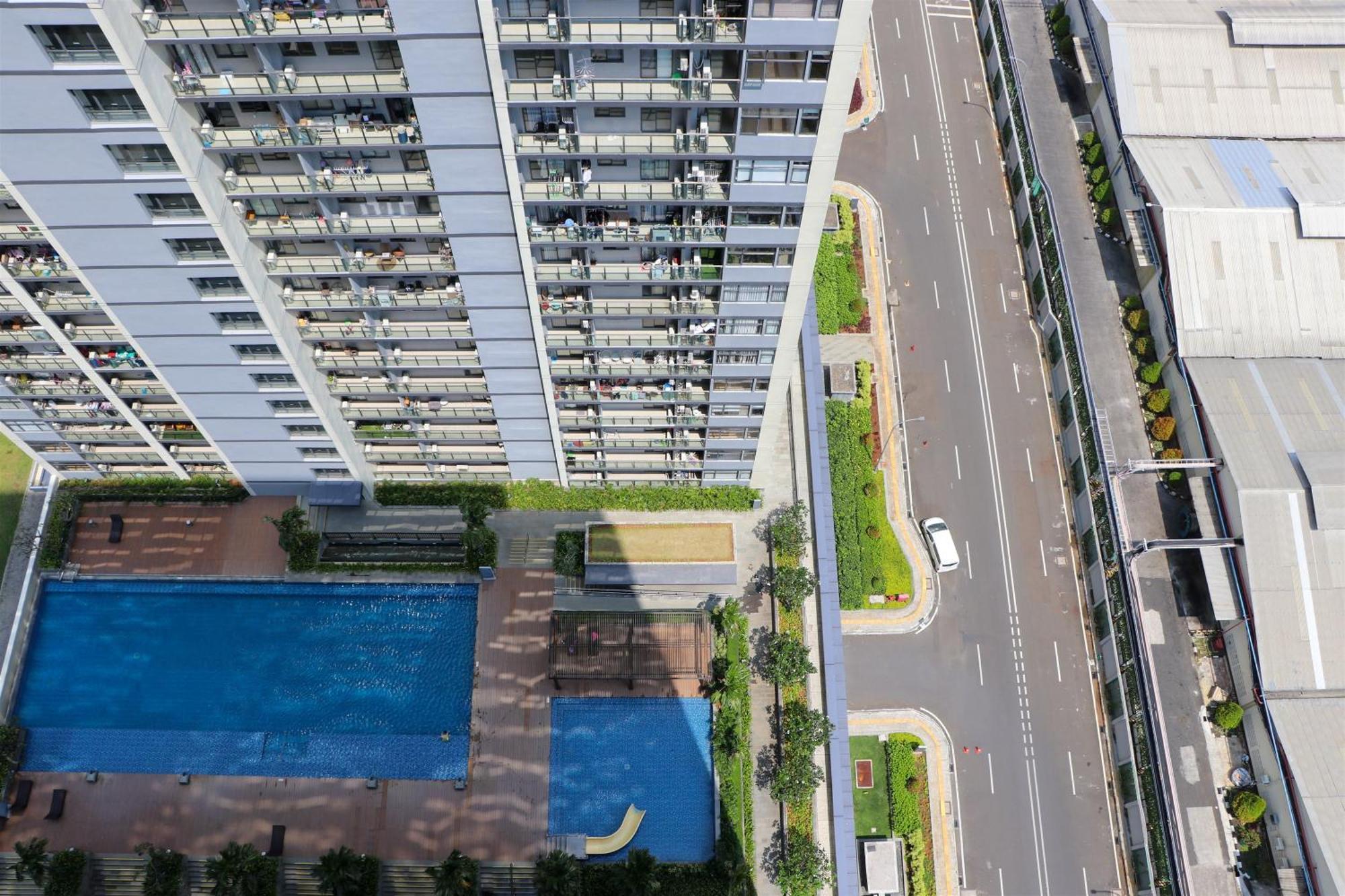 Cozy At 27th Floor Daan Mogot By Travelio * Jakarta