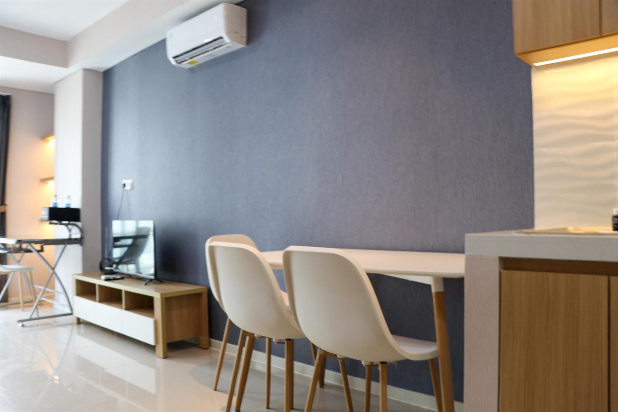 Cozy At 27th Floor Daan Mogot By Travelio * Jakarta