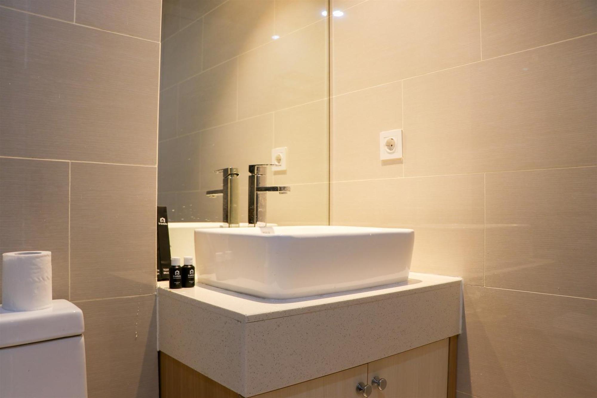 Cozy At 27th Floor Daan Mogot By Travelio Apartemen